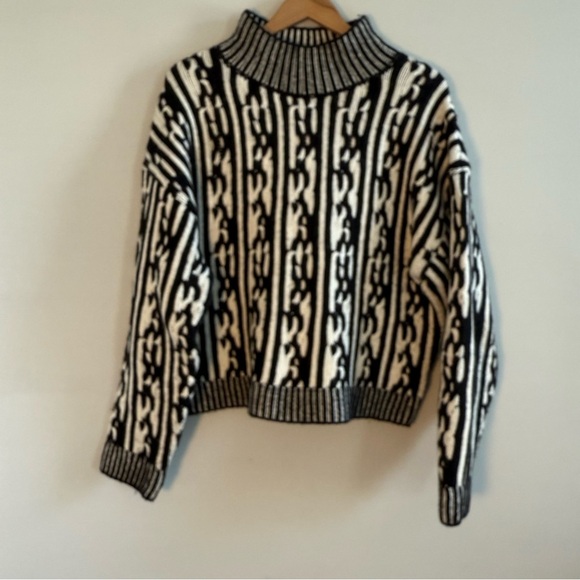 Express Monochrome Knit Turtleneck Sweater, Size L, Offers Welcome - Picture 2 of 8